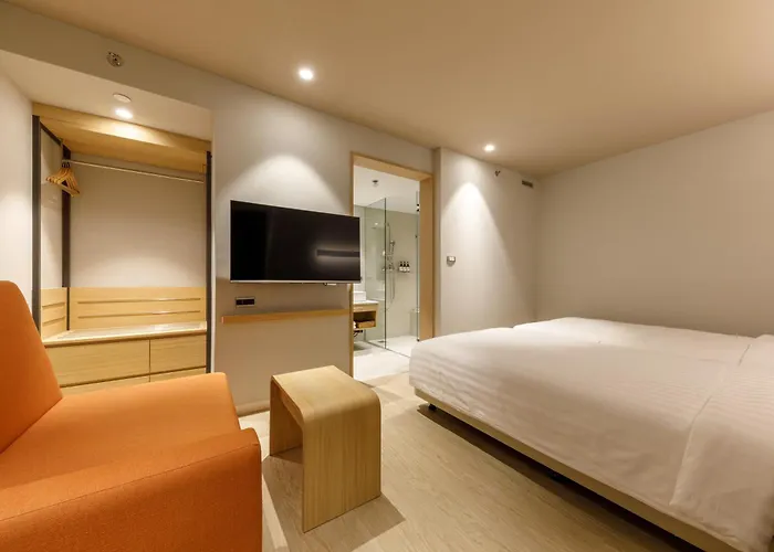 Nishitetsu Croom Silom 3*