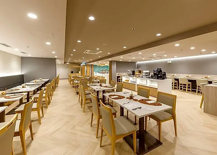 Nishitetsu Croom Silom 3*